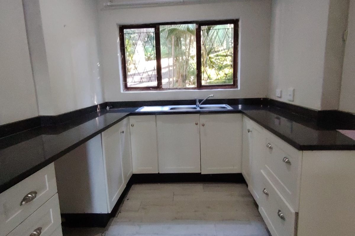 5 Bedroom House to Let in Lester Park Pietermaritzburg - Photo 3
