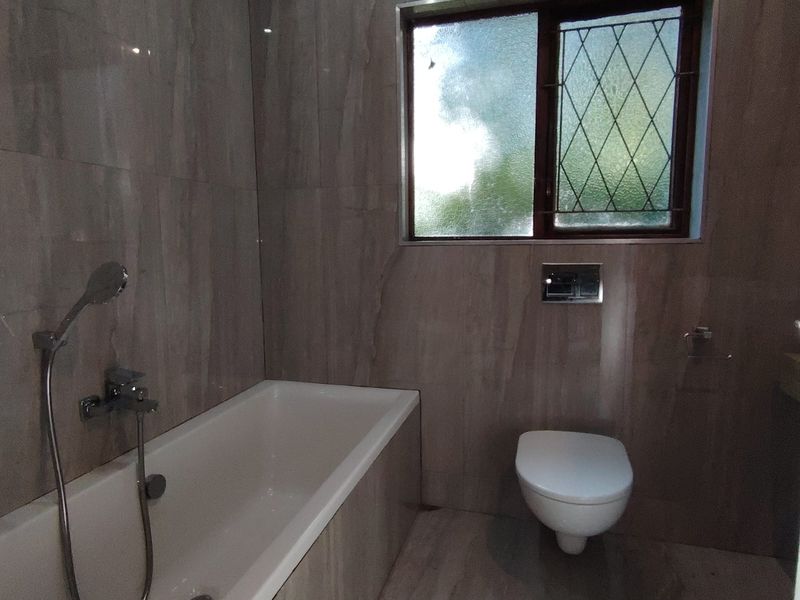 5 Bedroom House to Let in Lester Park Pietermaritzburg - Photo 8