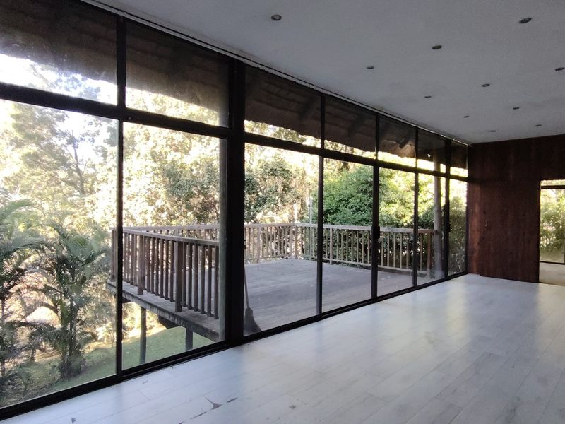 5 Bedroom House to Let in Lester Park Pietermaritzburg - Photo 6