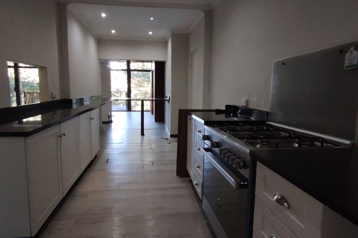 5 Bedroom House to Let in Lester Park Pietermaritzburg - Photo 4