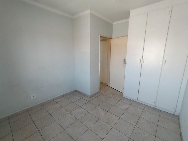 A Little Gem in the Heart of Kempton Park - Photo 8