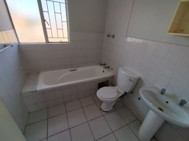 A Little Gem in the Heart of Kempton Park - Photo 7