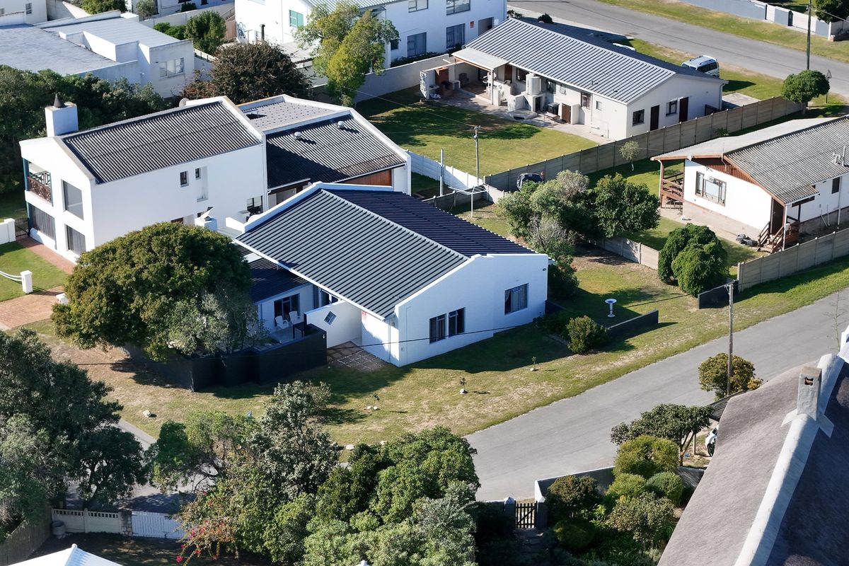 Lovely Home for sale in Arniston - Photo 3