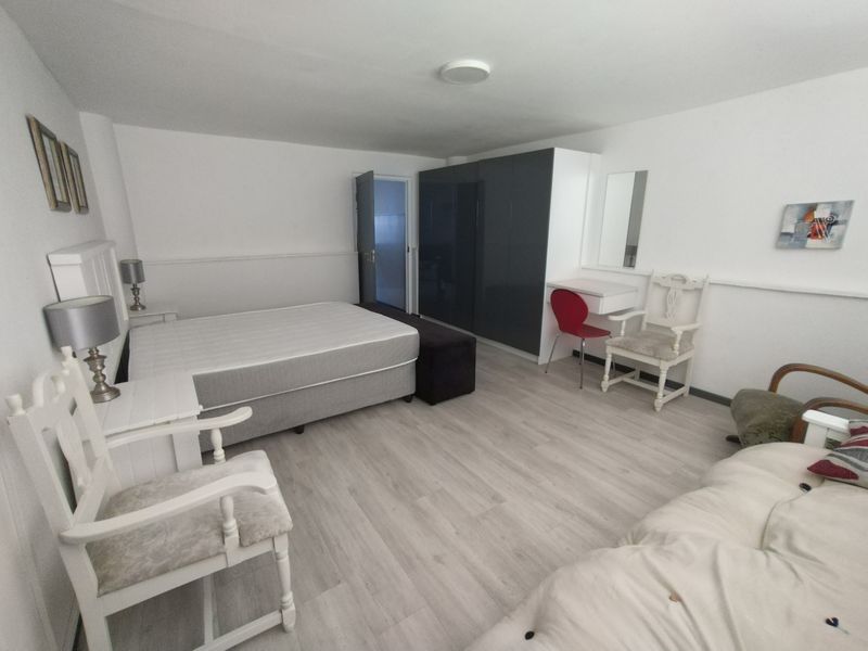 1 Bedroom Apartment in Groot Diamant - Photo 9
