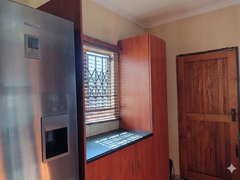 3-Bedroom Home – Move-In Ready in Tlhabane West - Photo 2