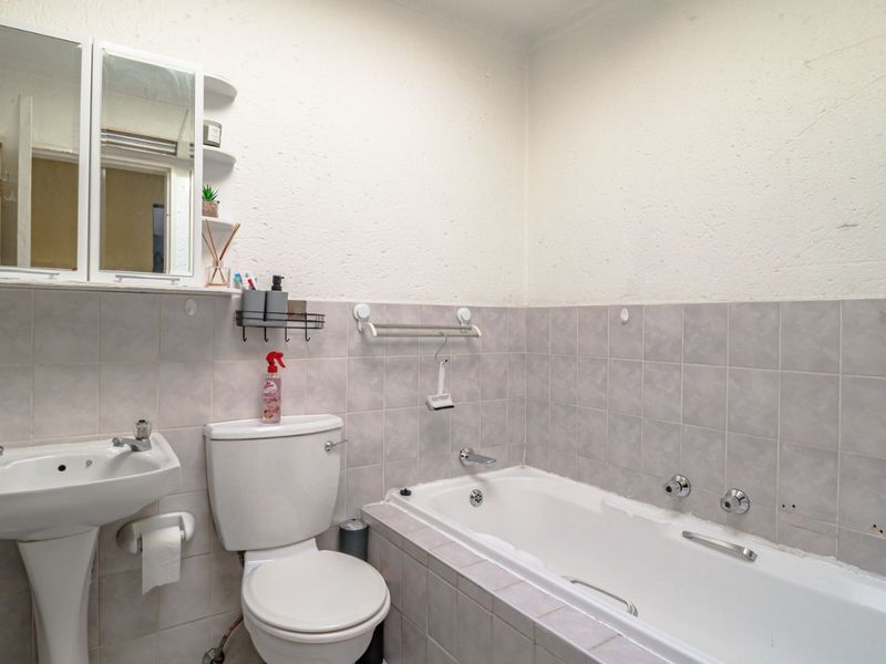 Modern 2-Bedroom Apartment in a Prime Lifestyle Location - Photo 8
