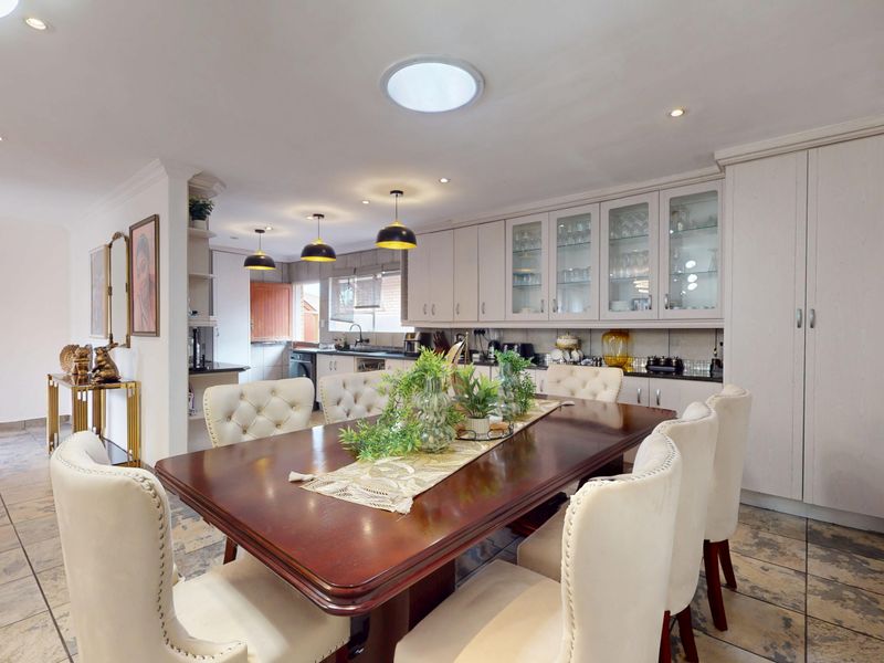 Starting to bid from R 1 750 000! Non-Distressed Live Luxury Auction! - Photo 8