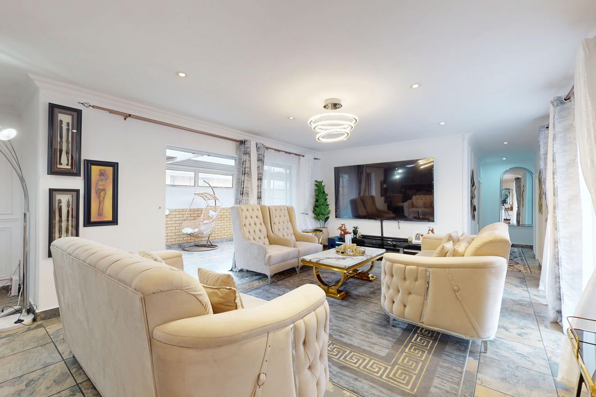 Starting to bid from R 1 750 000! Non-Distressed Live Luxury Auction! - Photo 5