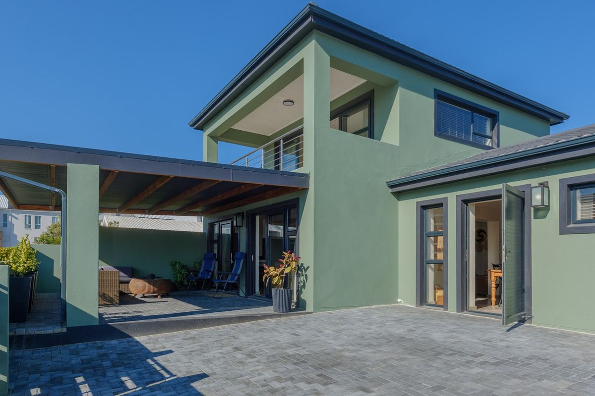 One of the Most Beautiful Homes in Struisbaai - Photo 2