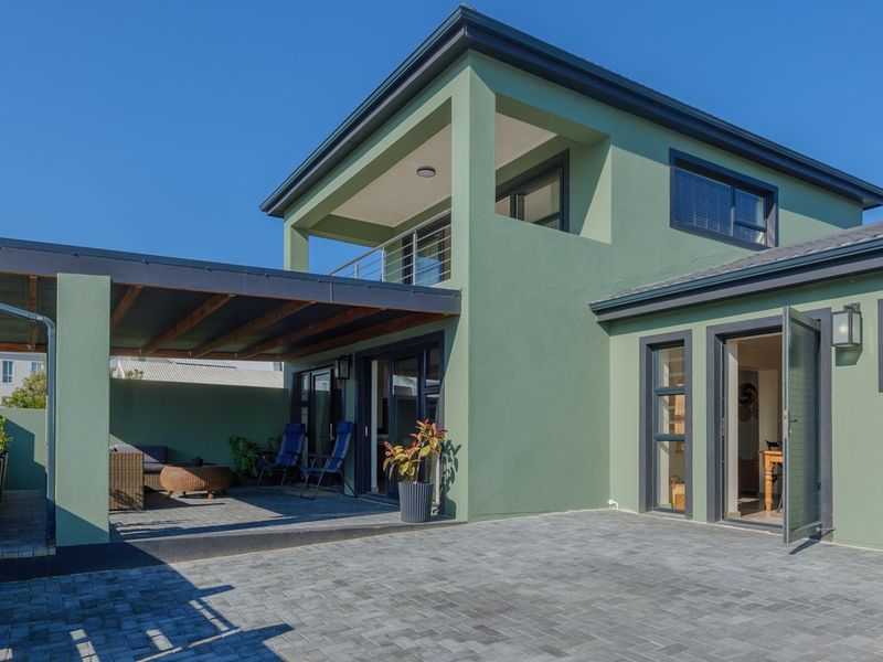 One of the Most Beautiful Homes in Struisbaai - Photo 2