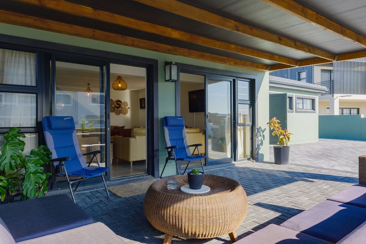 One of the Most Beautiful Homes in Struisbaai - Photo 4
