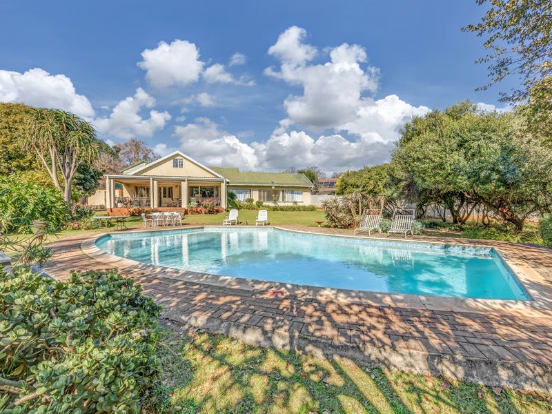 Northcliff Family Haven – 4 Beds, Pool, Cottage & Granny Flat on One Versatile Property - Photo 4