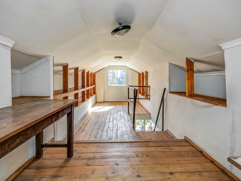 Northcliff Family Haven – 4 Beds, Pool, Cottage & Granny Flat on One Versatile Property - Photo 8