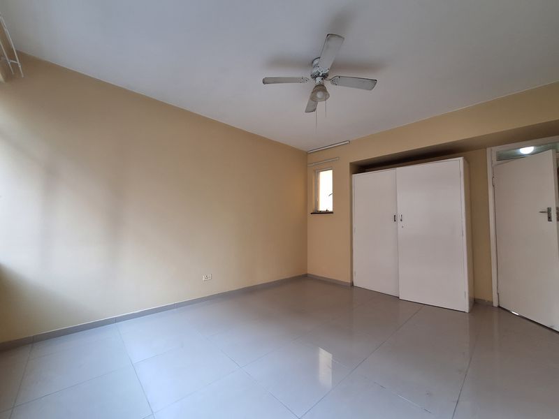Just Renovated - Photo 6