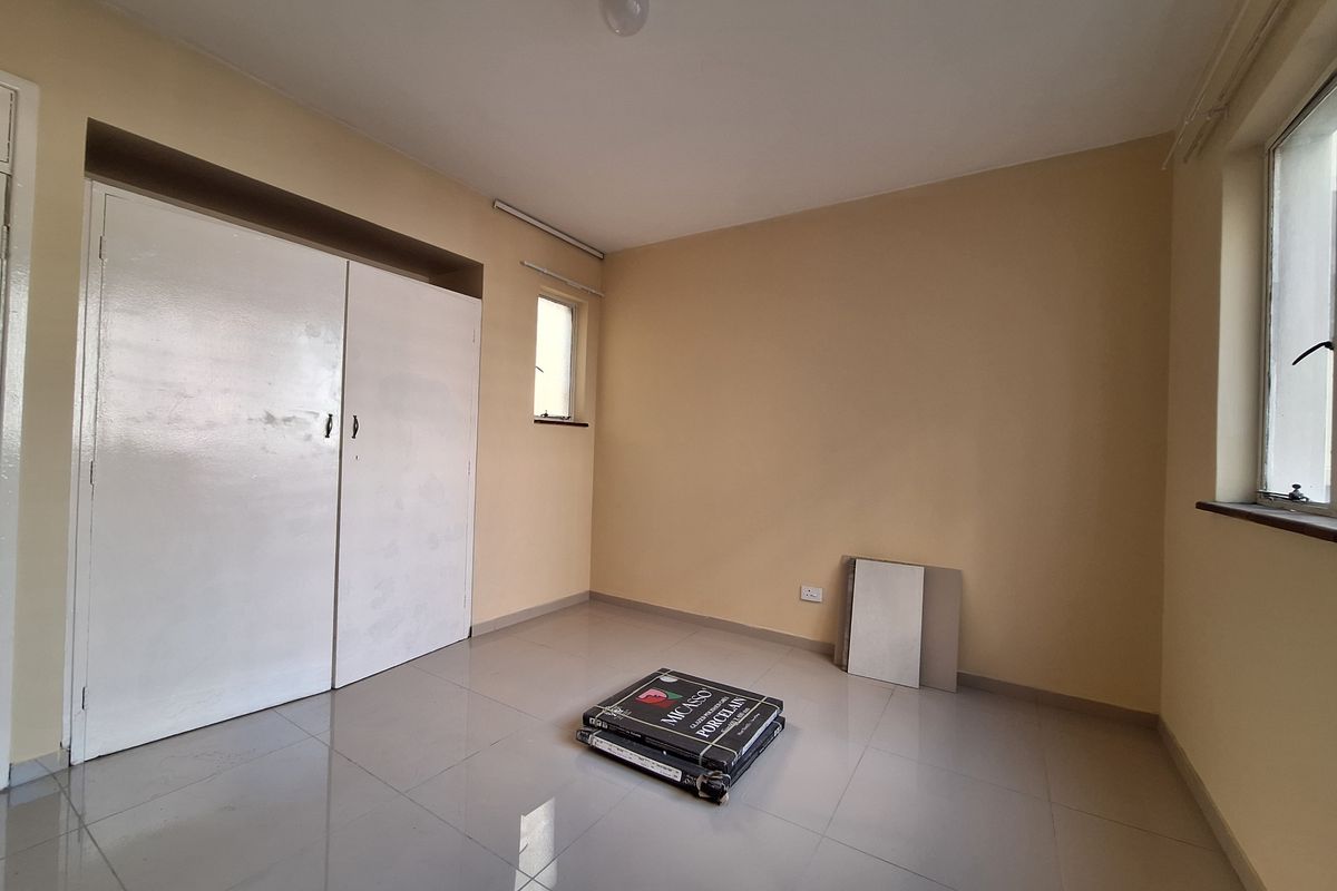 Just Renovated - Photo 4