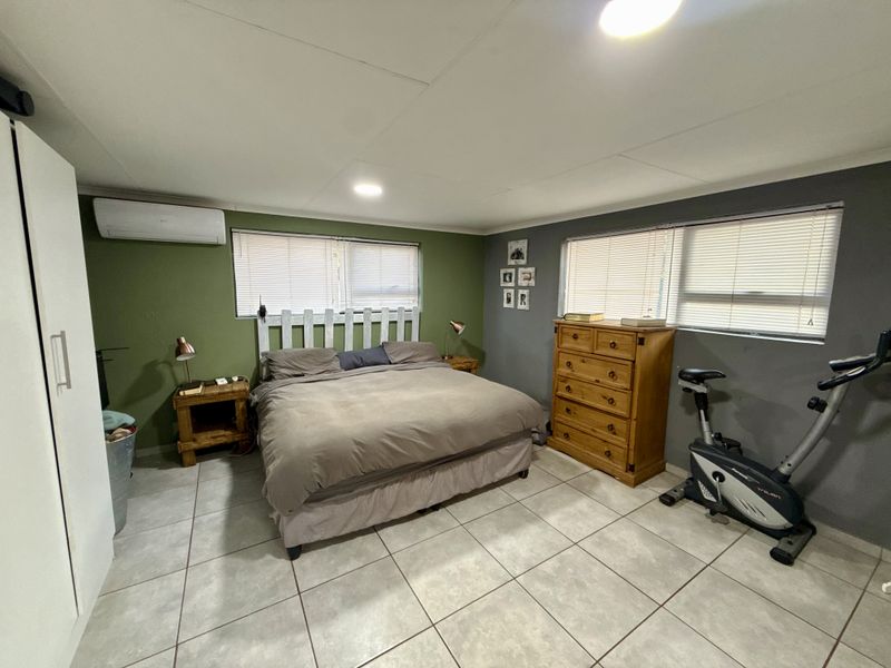 Charming Family Home with Flatlet in the Heart of Cullinan - Photo 4