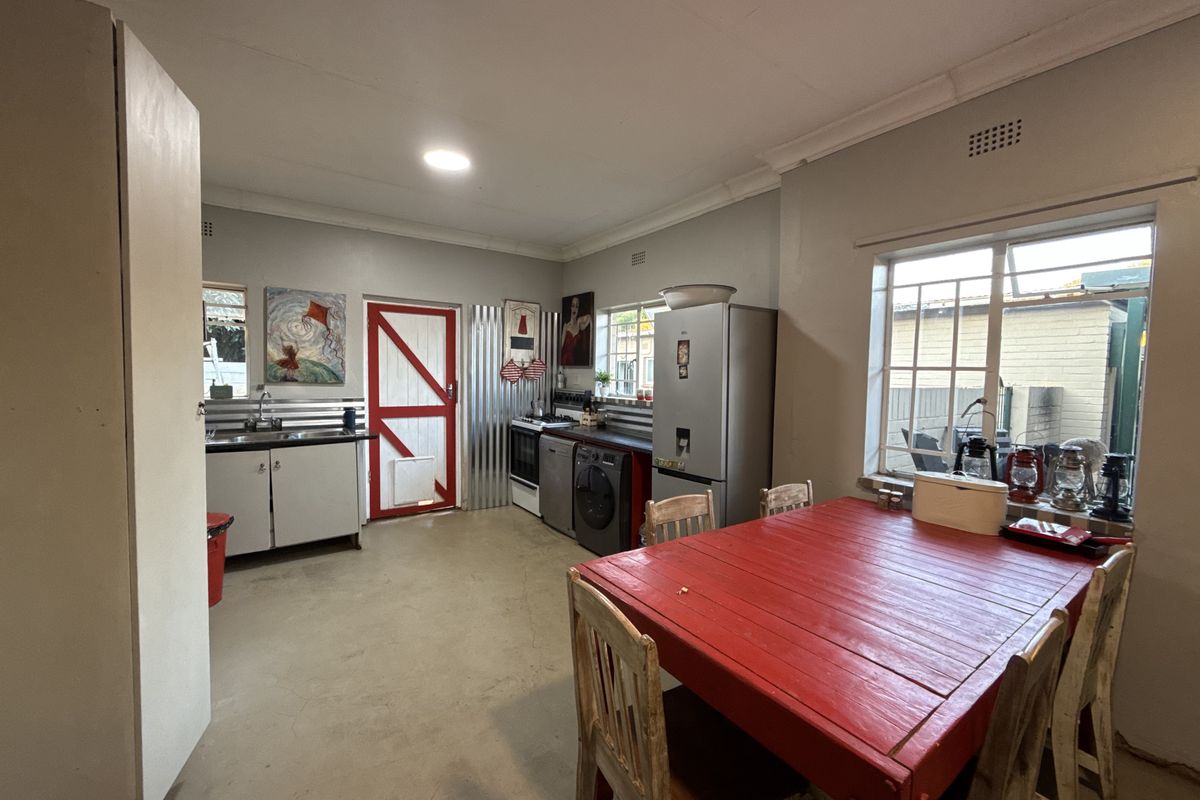 Charming Family Home with Flatlet in the Heart of Cullinan - Photo 3
