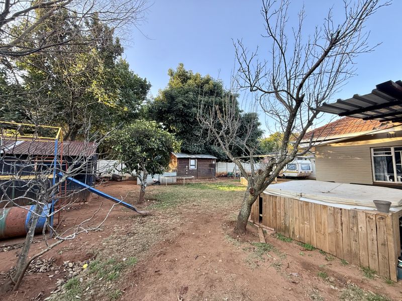 Charming Family Home with Flatlet in the Heart of Cullinan - Photo 9