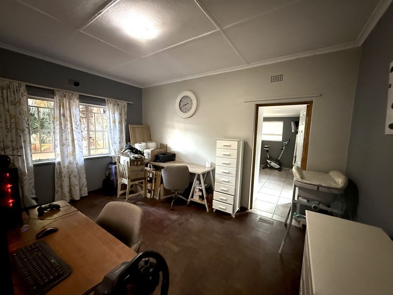 Charming Family Home with Flatlet in the Heart of Cullinan - Photo 6