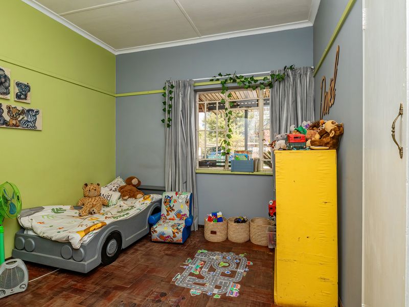 Charming Family Home with Flatlet in the Heart of Cullinan - Photo 9