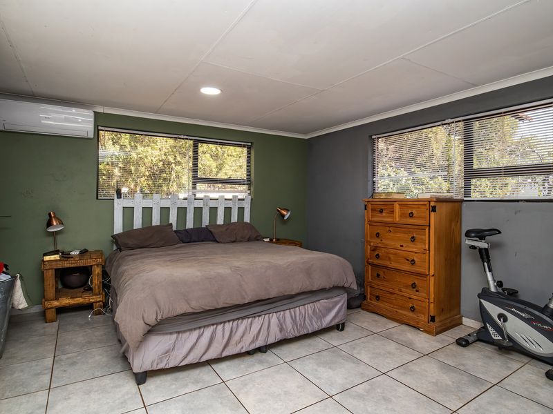 Charming Family Home with Flatlet in the Heart of Cullinan - Photo 8