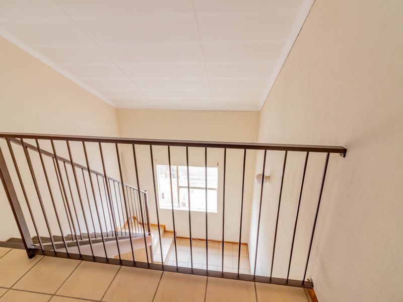 Lock-Up-and-Go Convenience in a Prime Location - Photo 9