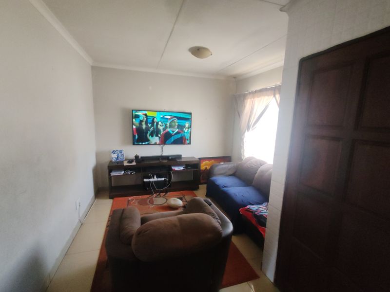 Neat 3-Bedroom Family Home in DANVILLE!!! - Photo 4