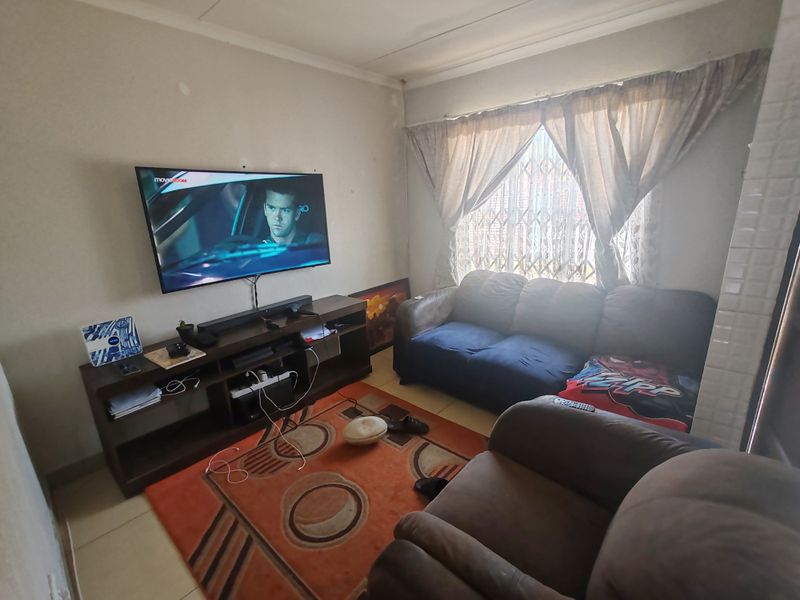 Neat 3-Bedroom Family Home in DANVILLE!!! - Photo 3