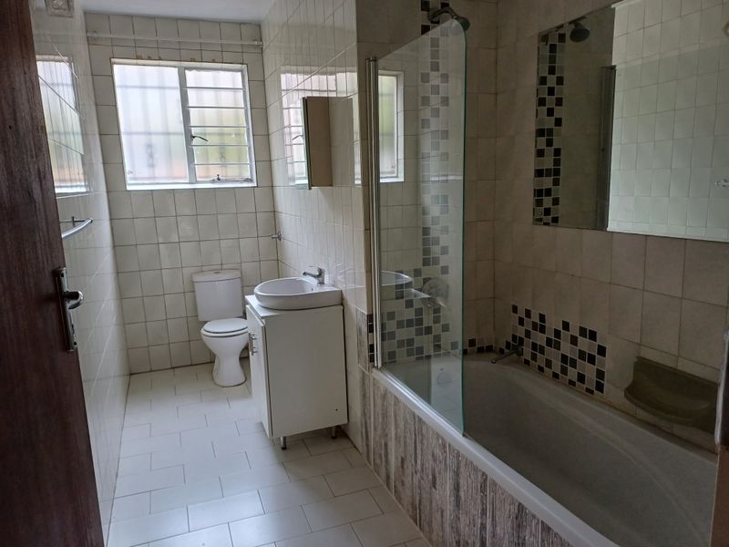 Apartment Rental Monthly In Alberton - Photo 10