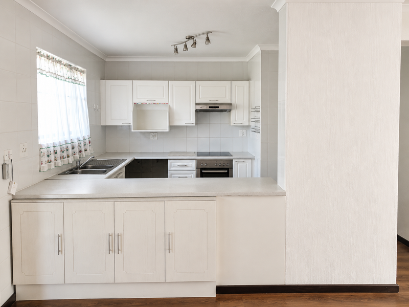 Discover Your Ideal 2-Bedroom Apartment in Bradford Estate, Bedfordview - Photo 3