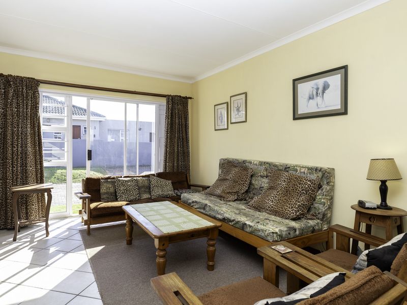 Charming Two-Bedroom Townhouse in Secure Shangri La Complex – West Bank, Port Alfred - Photo 3