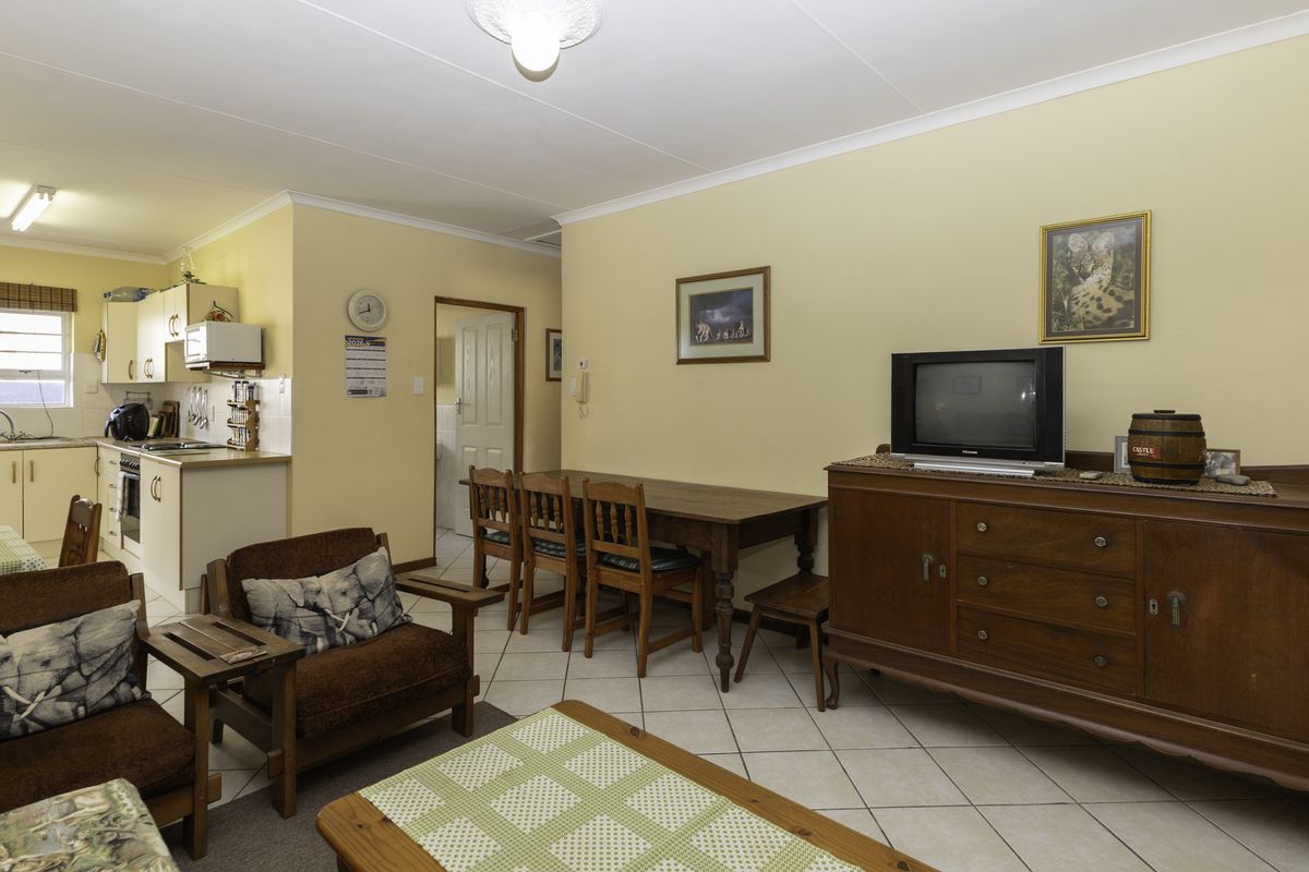Charming Two-Bedroom Townhouse in Secure Shangri La Complex – West Bank, Port Alfred - Photo 5
