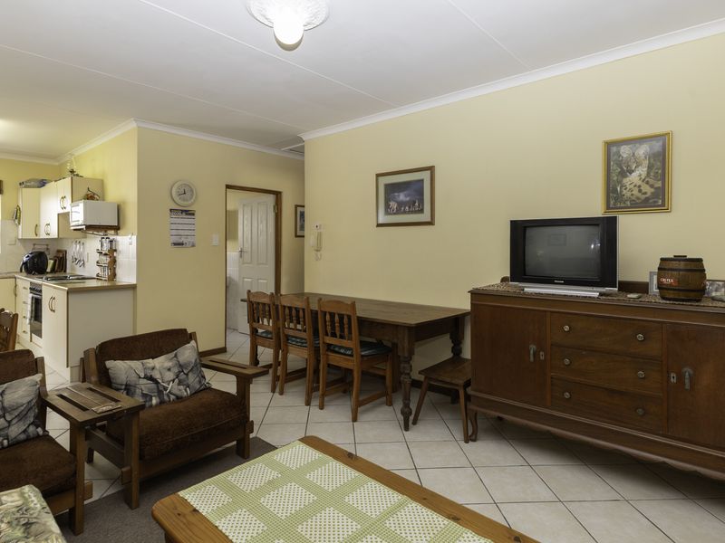 Charming Two-Bedroom Townhouse in Secure Shangri La Complex – West Bank, Port Alfred - Photo 5