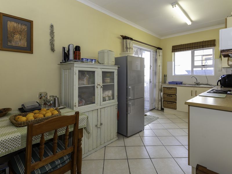Charming Two-Bedroom Townhouse in Secure Shangri La Complex – West Bank, Port Alfred - Photo 8