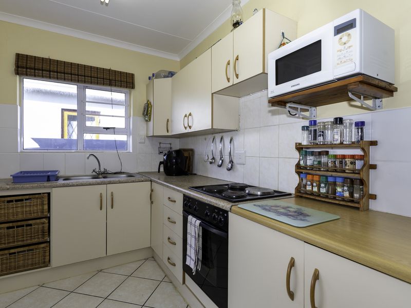 Charming Two-Bedroom Townhouse in Secure Shangri La Complex – West Bank, Port Alfred - Photo 7