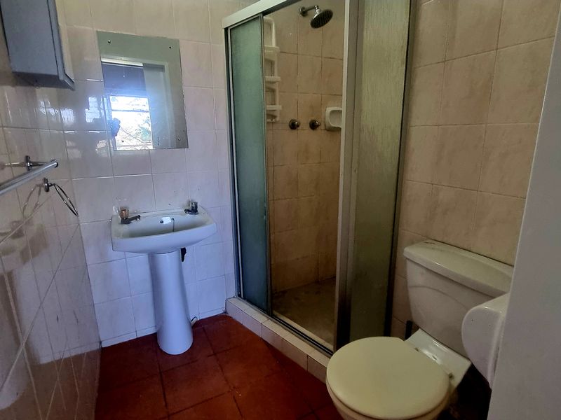 3 Bedroom Townhouse for Sale in Elarduspark - Photo 7