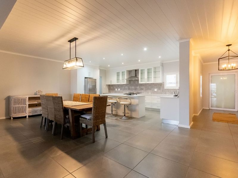 A home for the extended family with lagoon views and so much more - Photo 7