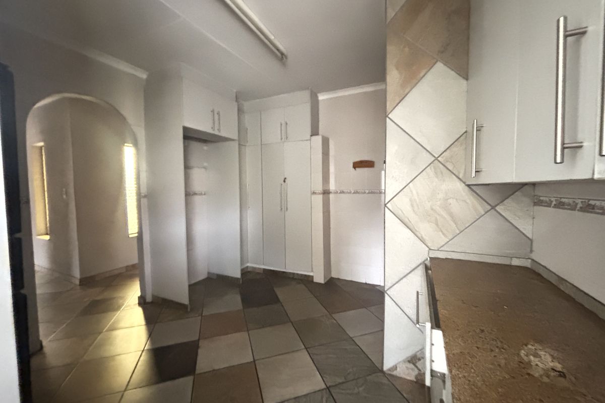 Large Home for Sale - Photo 3