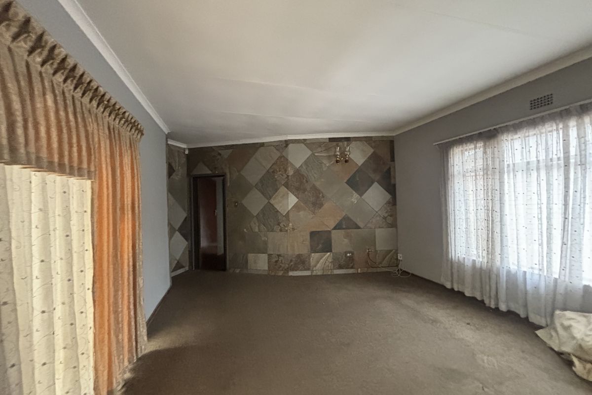 Large Home for Sale - Photo 5