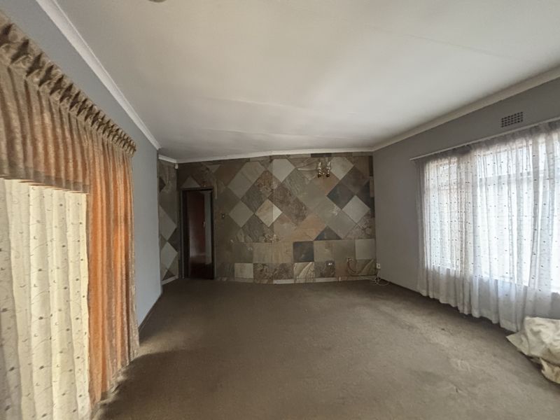 Large Home for Sale - Photo 5