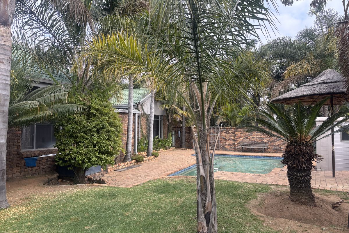 Large Home for Sale - Photo 2