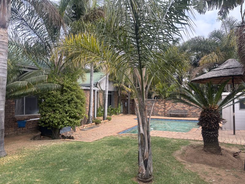 Large Home for Sale - Photo 2