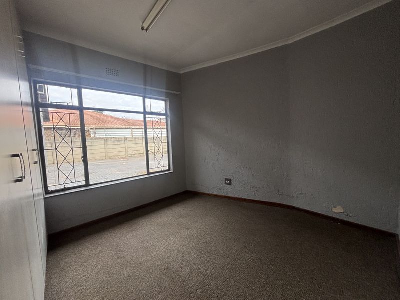 Large Home for Sale - Photo 9