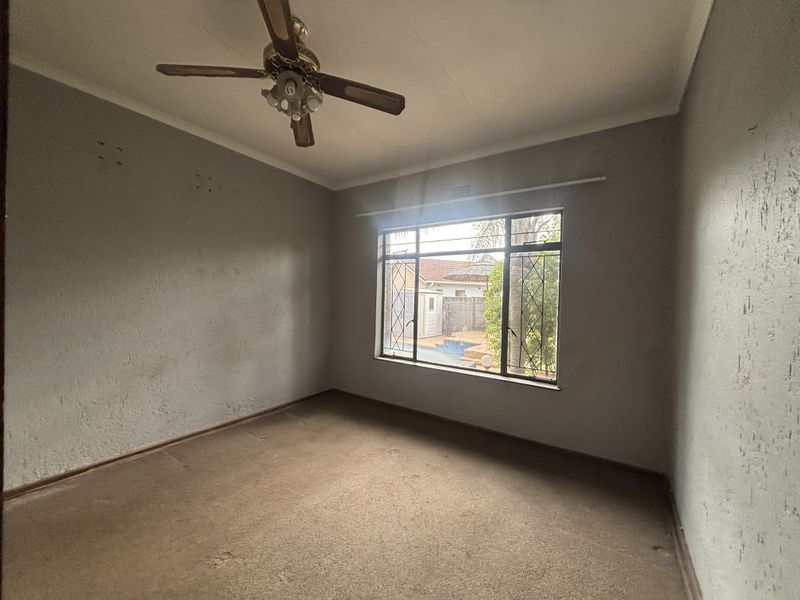 Large Home for Sale - Photo 8