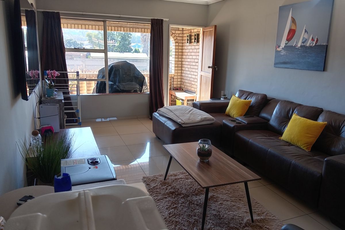 2 Bedroom 1 Bathroom Alberton North - Photo 3