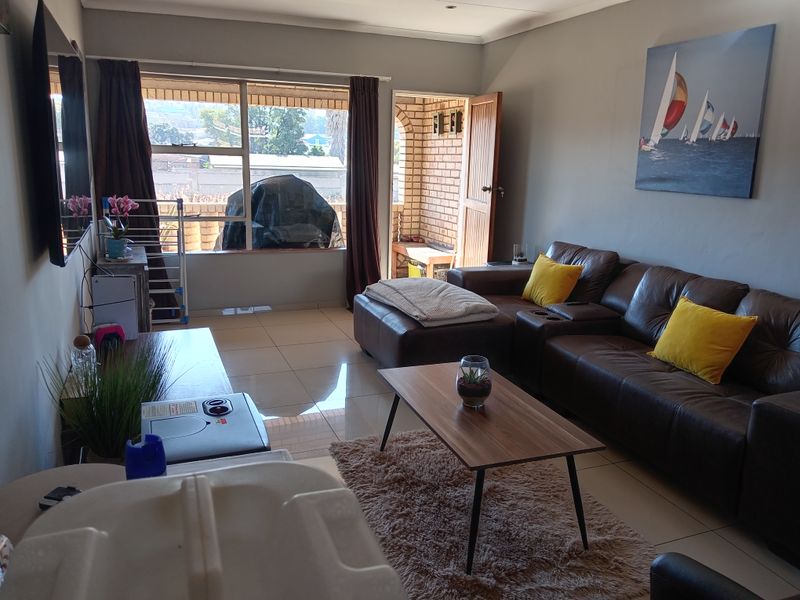 2 Bedroom 1 Bathroom Alberton North - Photo 3
