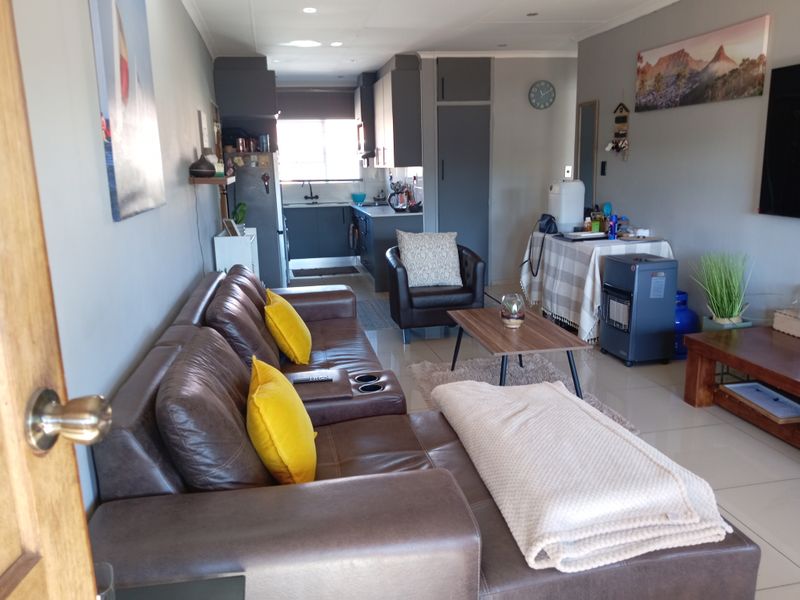 2 Bedroom 1 Bathroom Alberton North - Photo 4