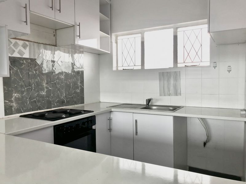 Morningside Two Bedroom flat for sale - Photo 2