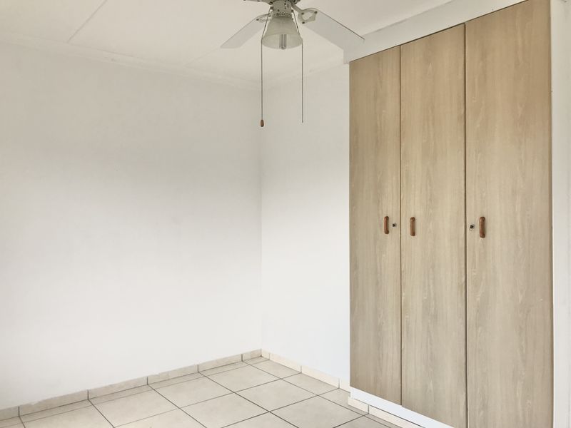 Morningside Two Bedroom flat for sale - Photo 8