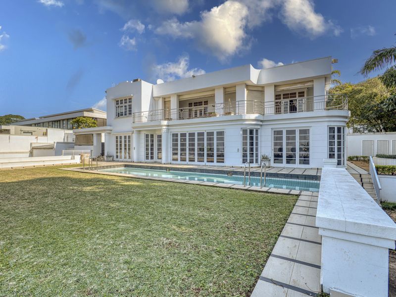 AN ICONIC RESIDENCE WITH COMMANDING OCEAN & CITY VIEWS - Photo 5